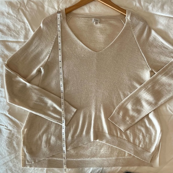 HOSS INTROPIA V-NECK IVORY SWEATER, XL but RUNS LIKE MEDIUM, GUC - Picture 4 of 10